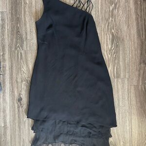 Jones Wear Black One-Shoulder Layered Dress